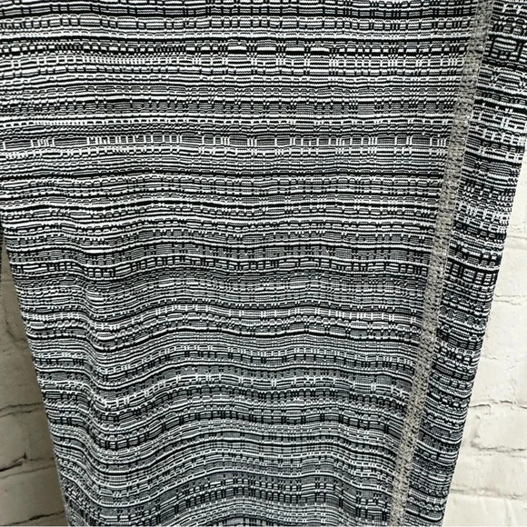 Athleta High Rise Jacquard Chaturanga 7/8 Leggings Size Medium - Picture 3 of 5